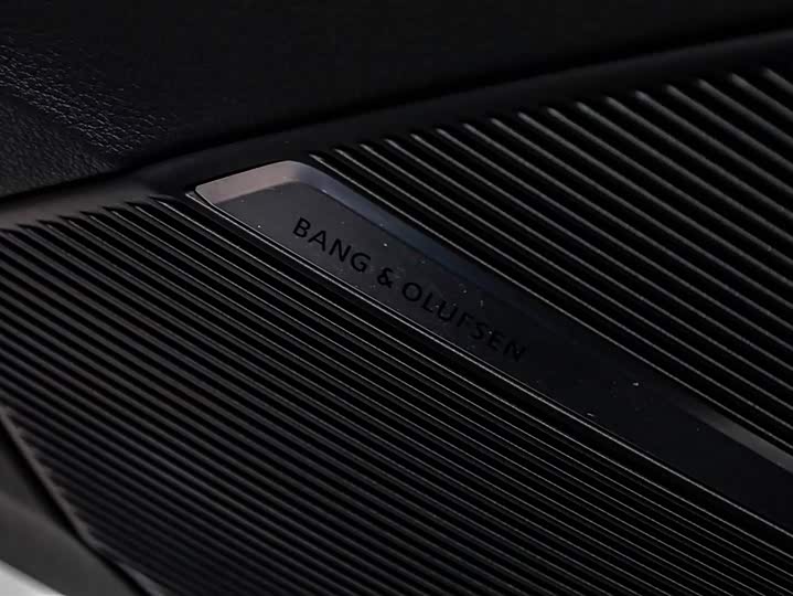 Фото 3 - Audi RS Q8