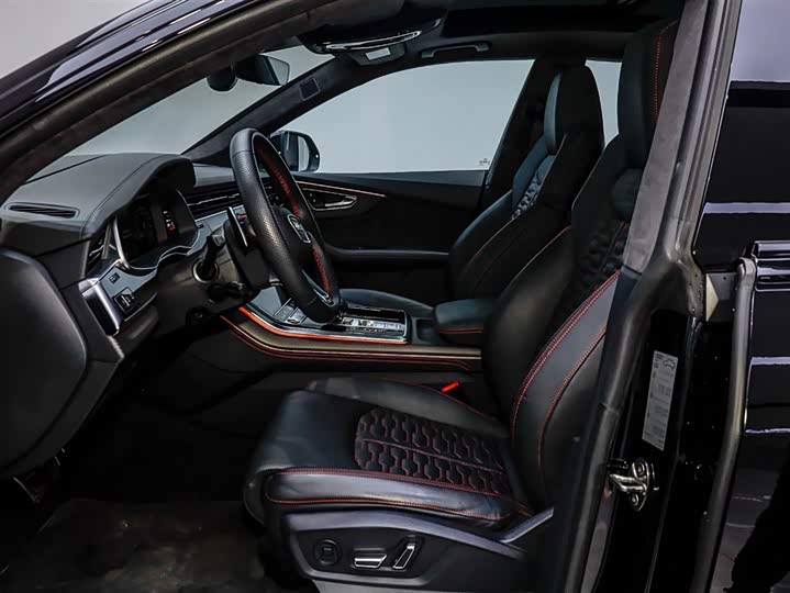 Фото 6 - Audi RS Q8