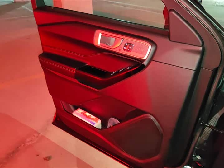 Фото 7 - Ford Explorer