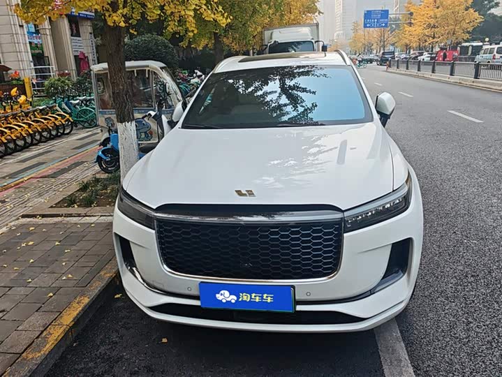 Фото 2 - LiXiang One