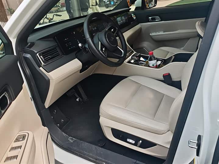 Фото 9 - LiXiang One