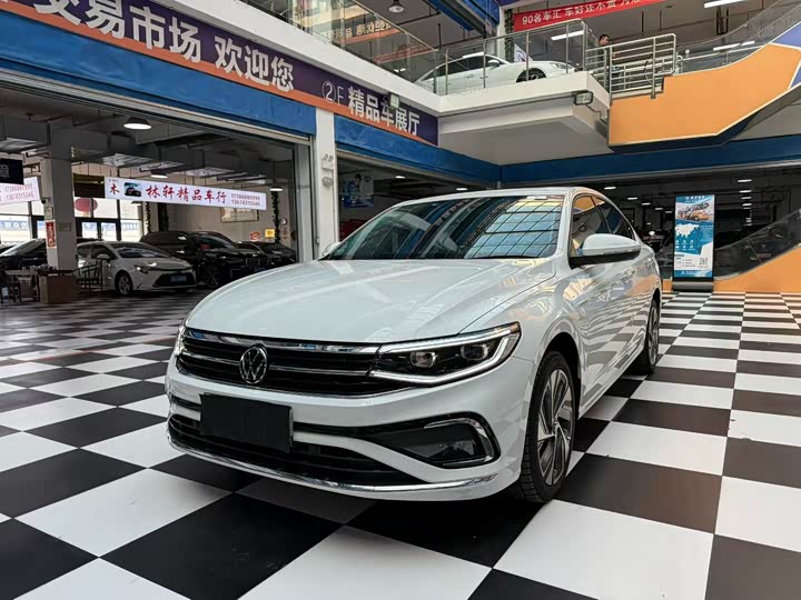 Фото 1 - Volkswagen Bora