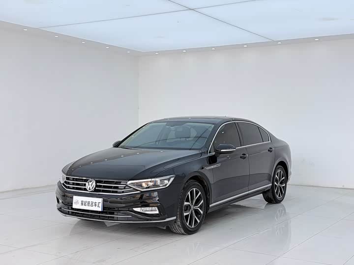 Фото 1 - Volkswagen Magotan