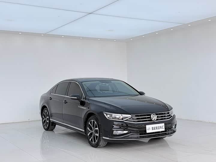 Фото 3 - Volkswagen Magotan