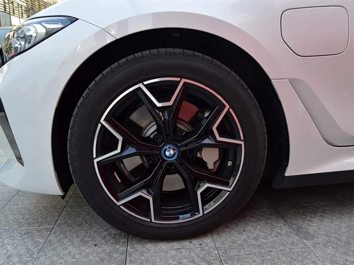 Фото 7 - BMW i3