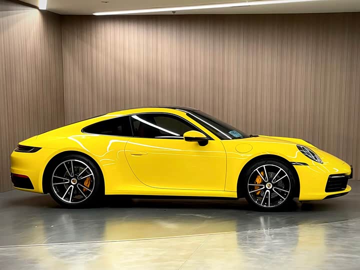 Фото 3 - Porsche 911
