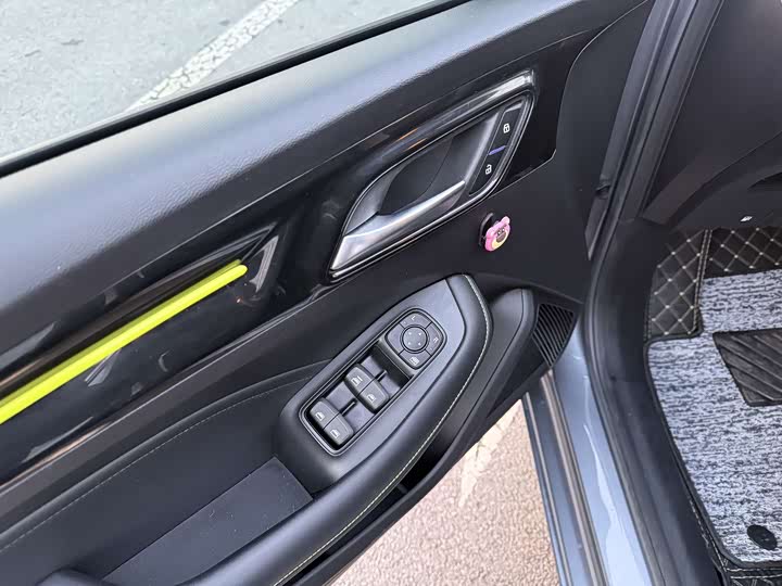 Фото 5 - Roewe i5