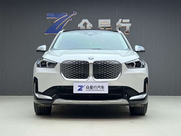 Фото 2 - BMW iX1