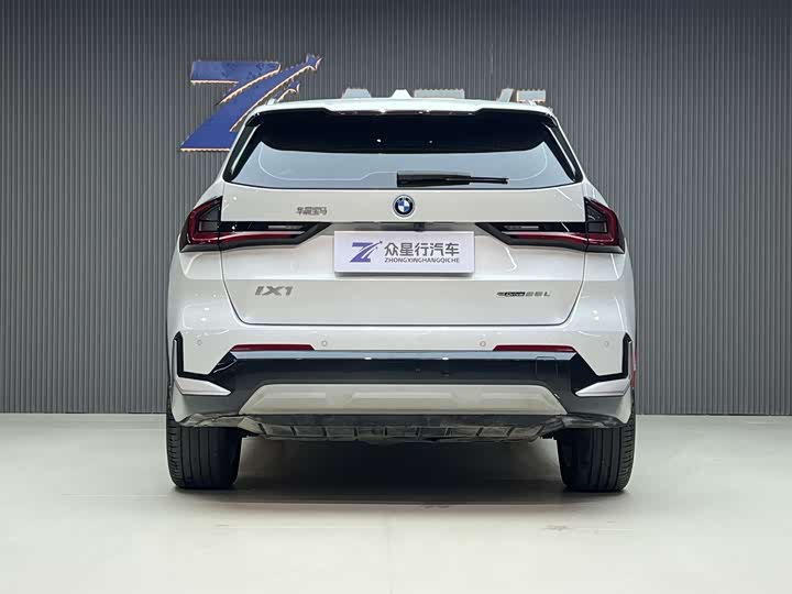 Фото 3 - BMW iX1