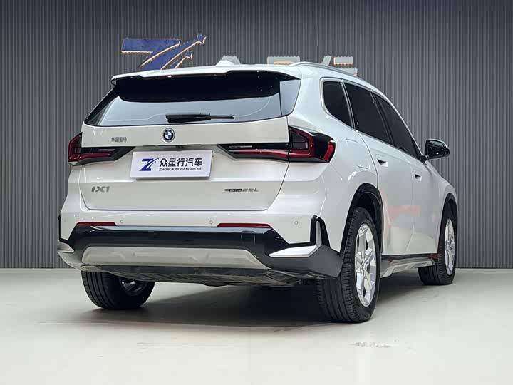 Фото 4 - BMW iX1