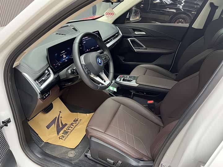 Фото 7 - BMW iX1