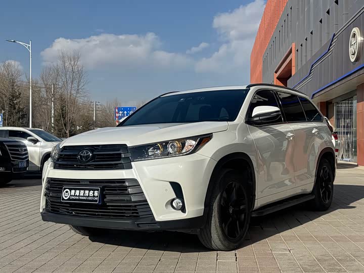 Фото 1 - Toyota Highlander