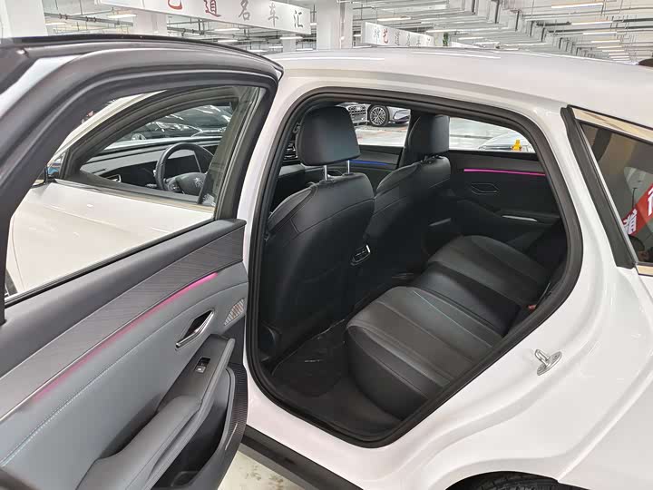 Фото 7 - BYD Qin L