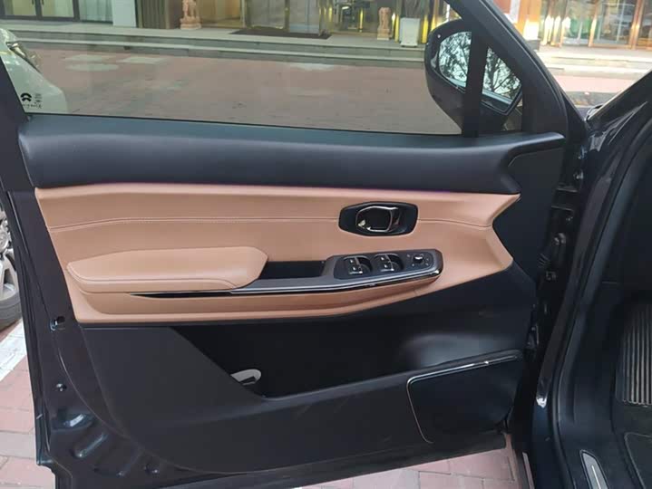 Фото 7 - Nio ES8