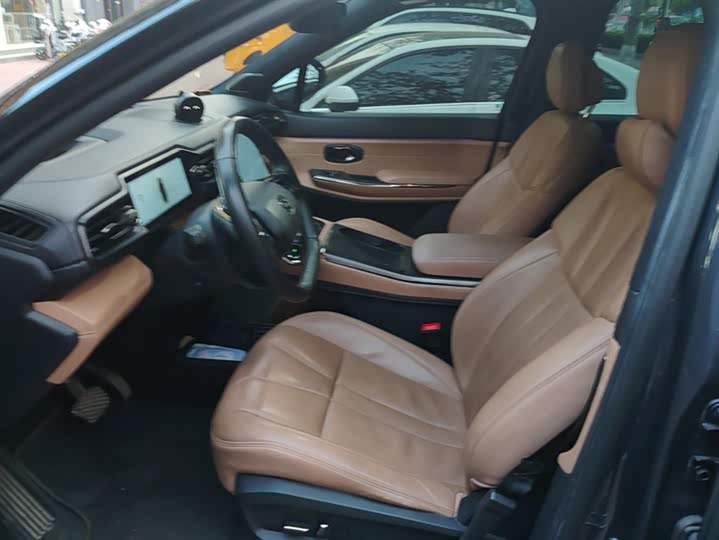 Фото 9 - Nio ES8