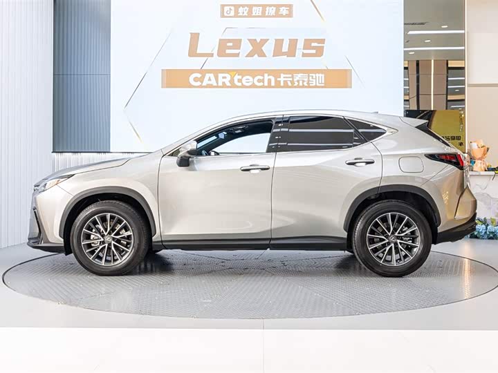 Фото 3 - Lexus NX