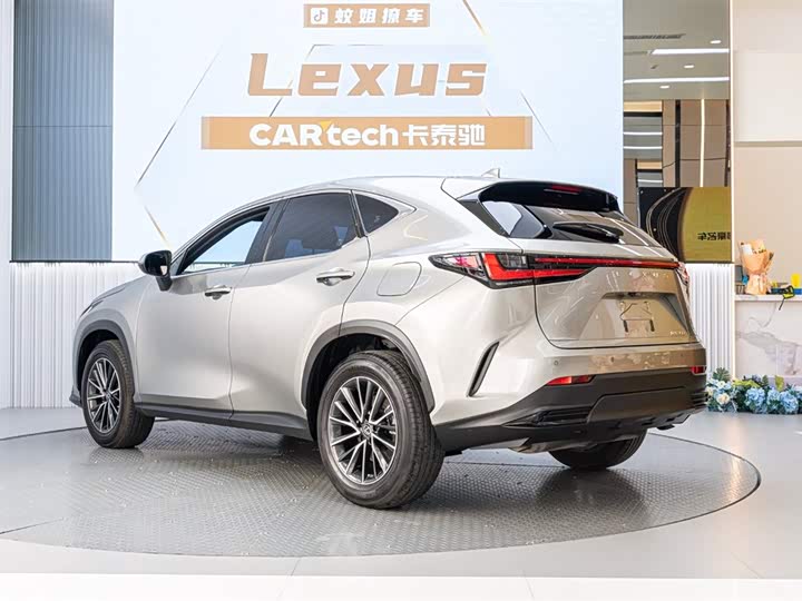 Фото 4 - Lexus NX