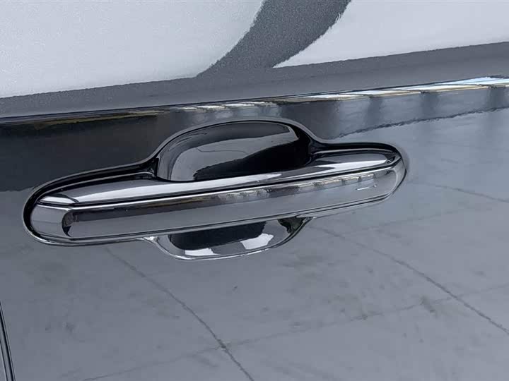 Фото 9 - Lexus RX