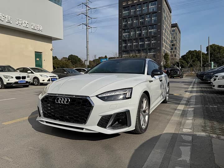 Фото 1 - Audi A5