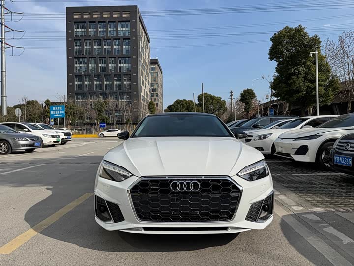 Фото 2 - Audi A5