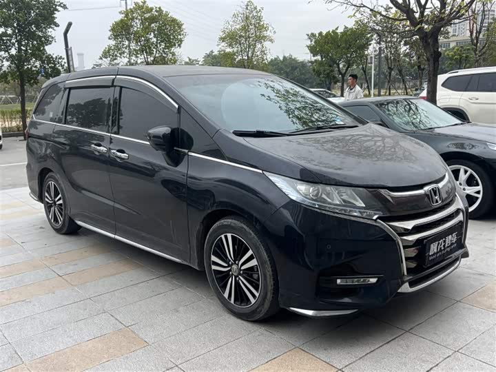 Фото 3 - Honda Odyssey