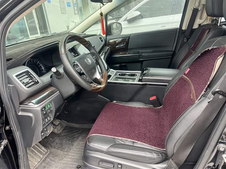 Фото 4 - Honda Odyssey