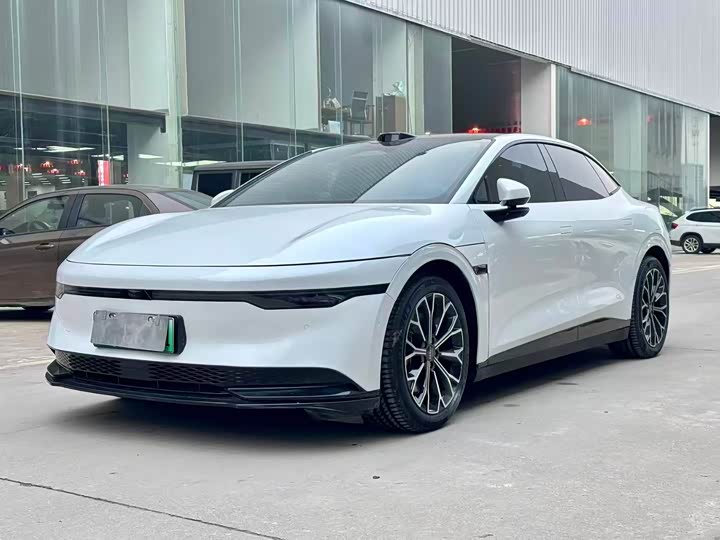 Фото 1 - Zeekr 007