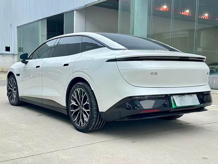 Фото 9 - Zeekr 007