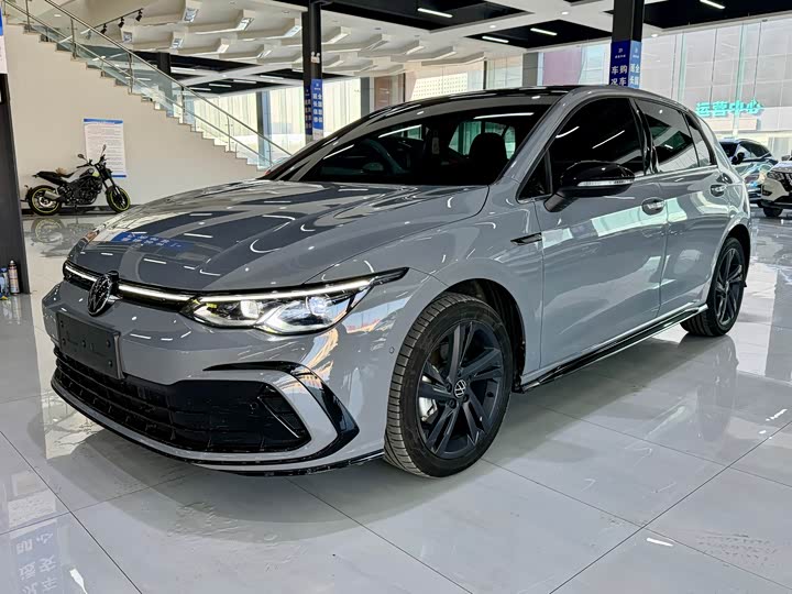 Фото 1 - Volkswagen Golf