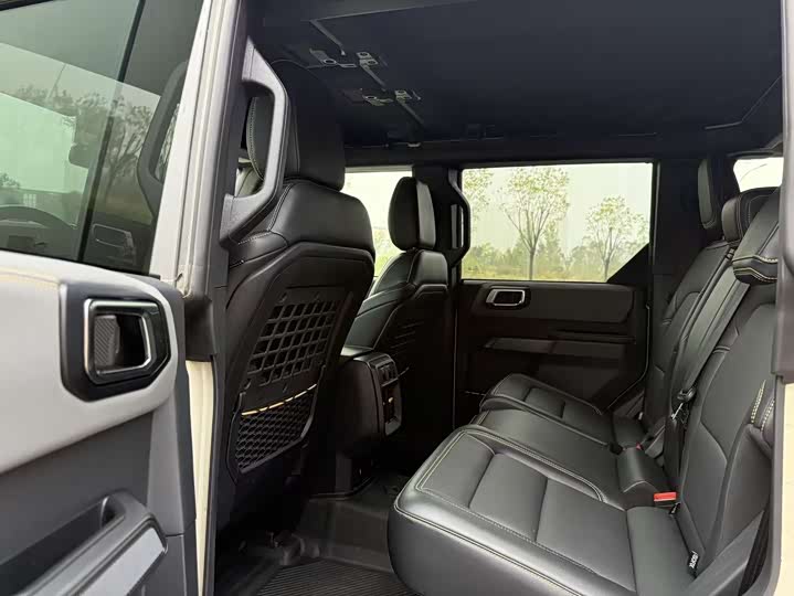 Фото 8 - Ford Bronco