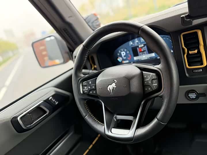 Фото 9 - Ford Bronco