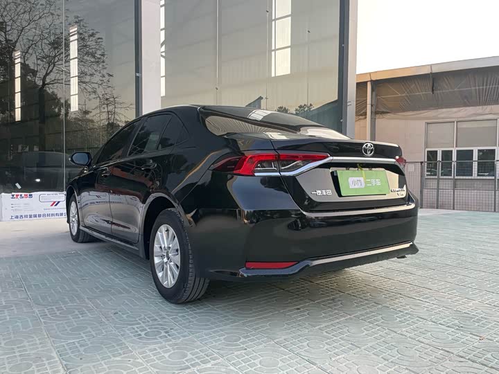 Фото 5 - Toyota Corolla