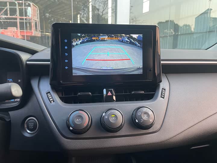 Фото 9 - Toyota Corolla