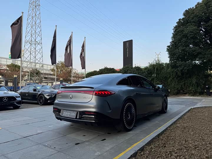 Фото 9 - Mercedes-Benz EQS AMG