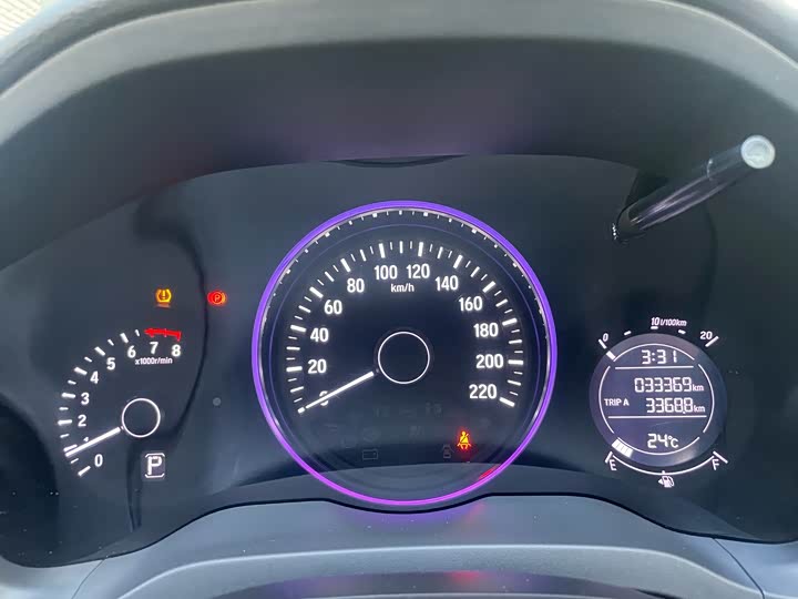 Фото 7 - Honda Vezel