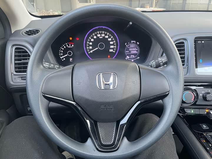 Фото 8 - Honda Vezel