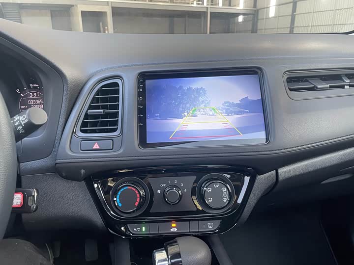 Фото 9 - Honda Vezel