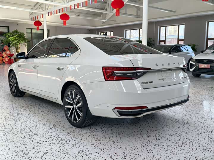 Фото 6 - Skoda Superb