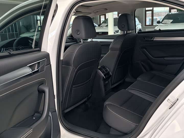 Фото 8 - Skoda Superb