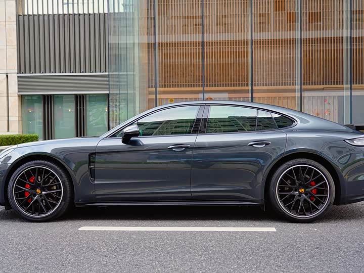 Фото 7 - Porsche Panamera