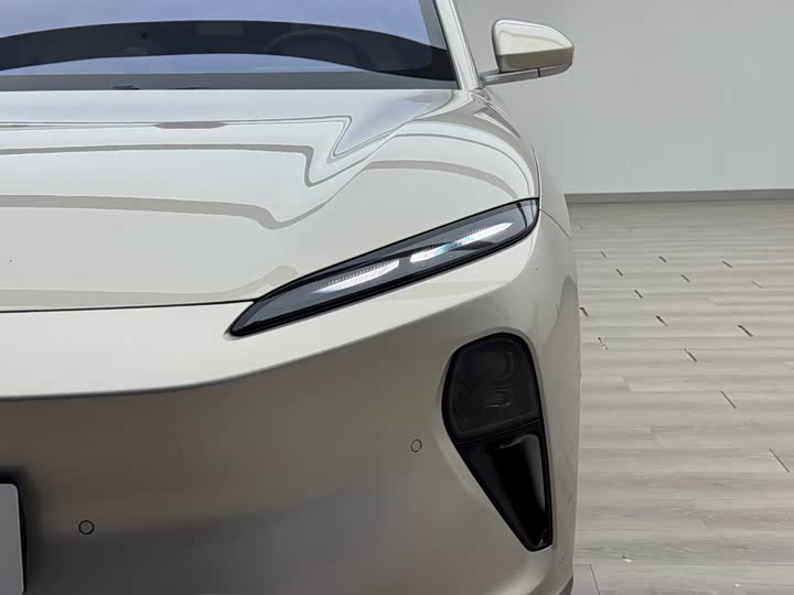 Фото 8 - Nio ET5T