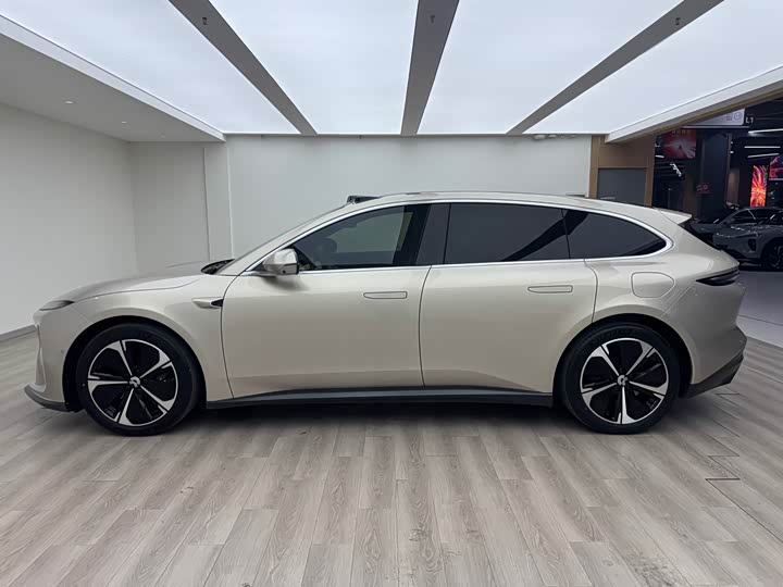 Фото 9 - Nio ET5T