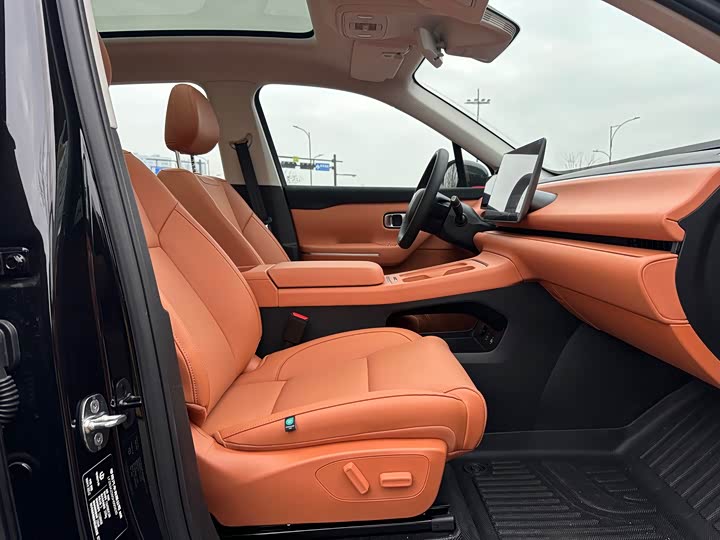 Фото 6 - Leapmotor C10