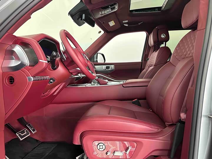 Фото 8 - Tank 700 Hybrid