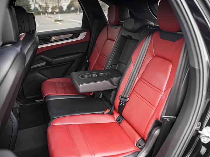 Фото 9 - Porsche Cayenne