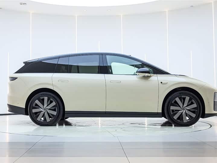 Фото 8 - LiXiang i6