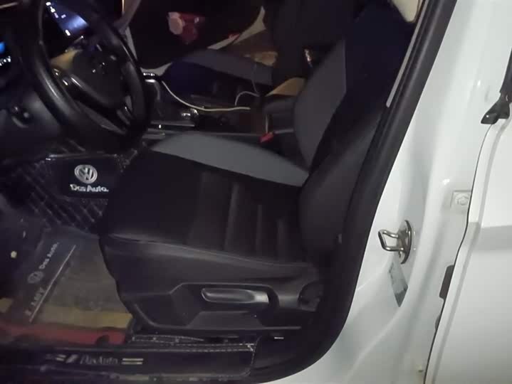 Фото 9 - Volkswagen Sagitar L