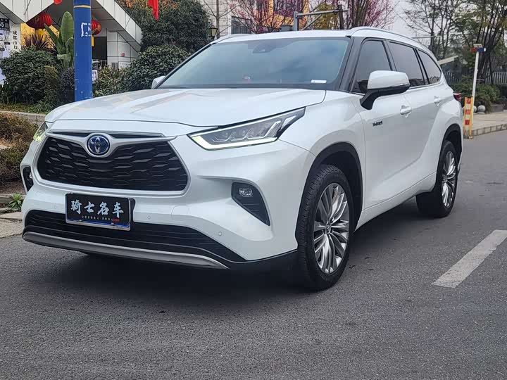 Фото 1 - Toyota Highlander