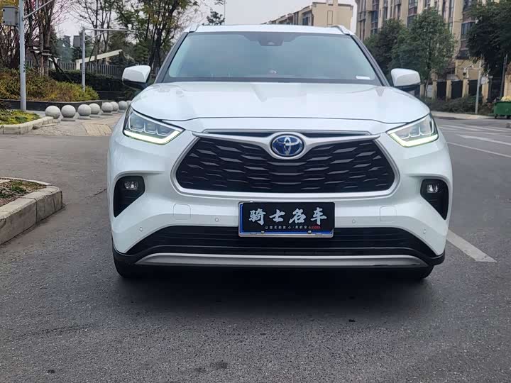 Фото 2 - Toyota Highlander