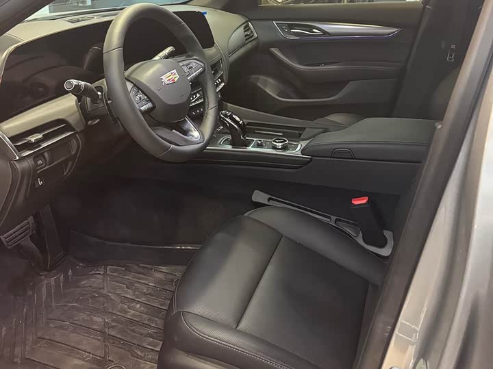 Фото 8 - Cadillac CT5